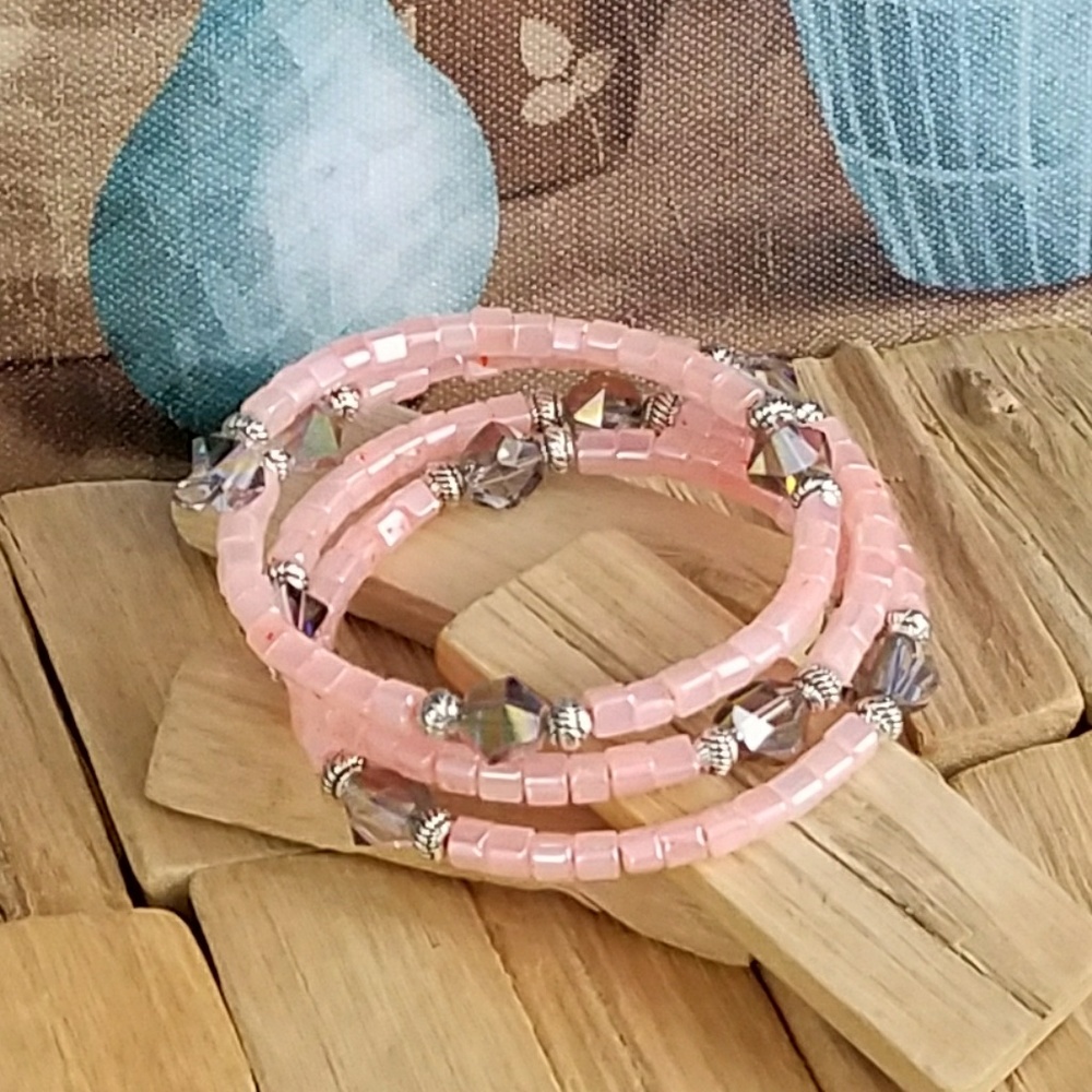 ⚘ Coral Memory Wire Bracelet